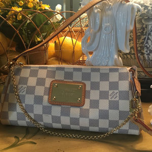 Louis Vuitton Eva Clutch/Crossbody